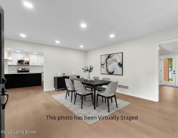 8812 Swan Hill Rd, Louisville, KY 40241