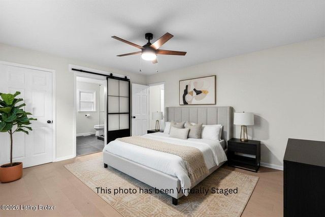 8812 Swan Hill Rd, Louisville, KY 40241