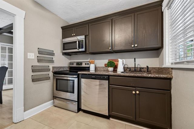 2825 3RD AVENUE N, St Petersburg, FL 33713