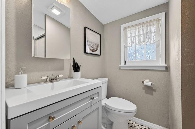 2825 3RD AVENUE N, St Petersburg, FL 33713