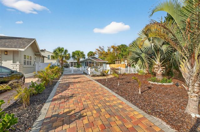 2825 3RD AVENUE N, St Petersburg, FL 33713