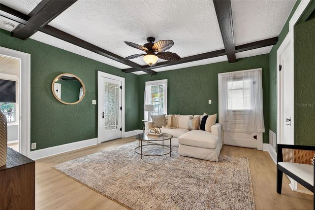 2825 3RD AVENUE N, St Petersburg, FL 33713