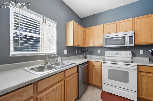 2711 Brooksedge View, Colorado Springs, CO 80910