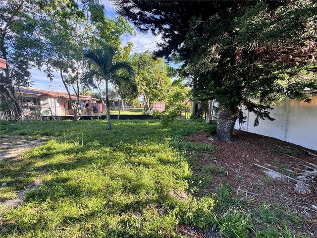 7900 NW 16th St, Pembroke Pines, FL 33024