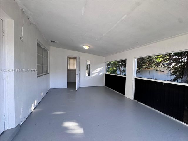 7900 NW 16th St, Pembroke Pines, FL 33024