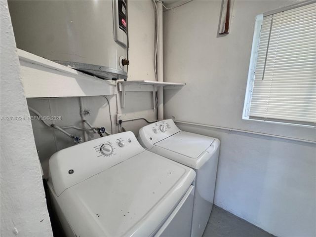 7900 NW 16th St, Pembroke Pines, FL 33024