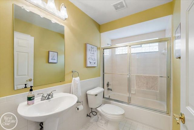 63815 Inverness Drive, Washington Twp, MI 48095