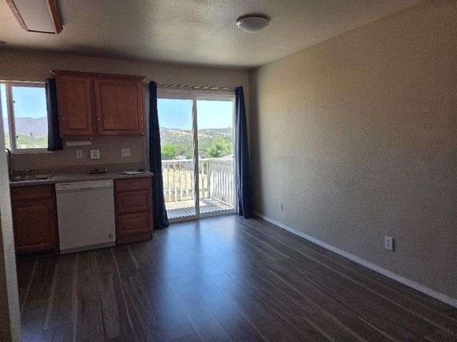 3327 Hartvickson Ln, Valley Springs, CA 95252