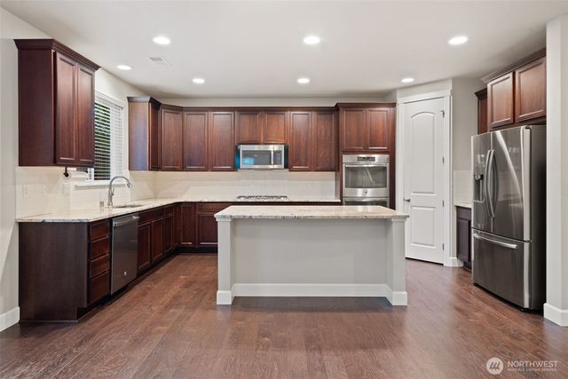 11320 Taylor Place, Gig Harbor, WA 98332