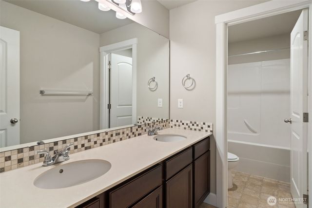 11320 Taylor Place, Gig Harbor, WA 98332