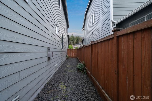 11320 Taylor Place, Gig Harbor, WA 98332
