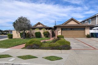 9311 Tahiti, Huntington Beach, CA 92646