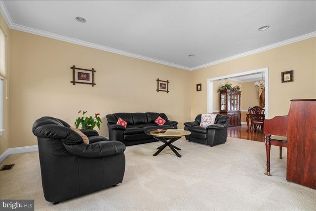 11 BRIARDALE CT, Plainsboro, NJ 08536