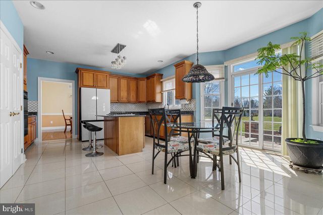 11 BRIARDALE CT, Plainsboro, NJ 08536