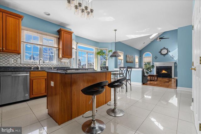 11 BRIARDALE CT, Plainsboro, NJ 08536