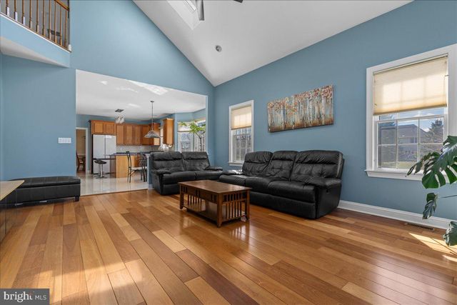 11 BRIARDALE CT, Plainsboro, NJ 08536