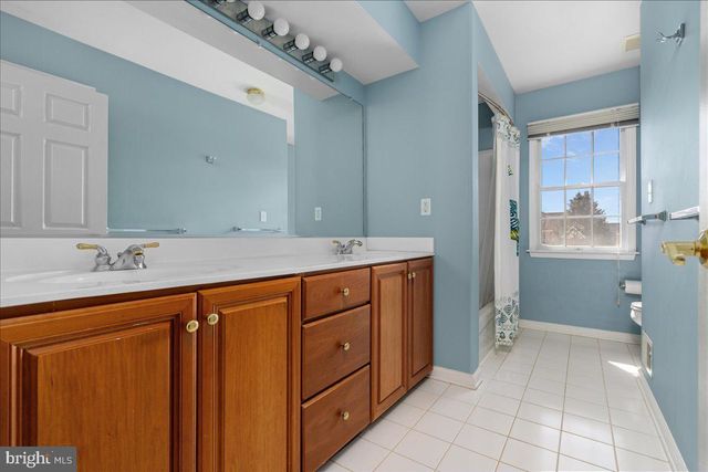 11 BRIARDALE CT, Plainsboro, NJ 08536