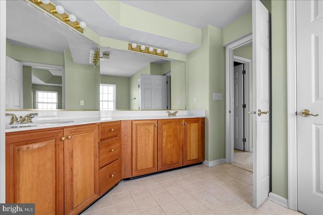 11 BRIARDALE CT, Plainsboro, NJ 08536