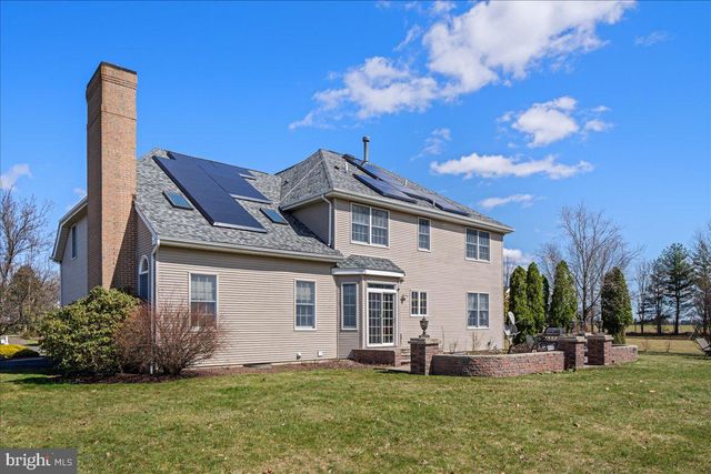 11 BRIARDALE CT, Plainsboro, NJ 08536