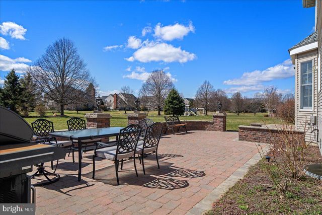 11 BRIARDALE CT, Plainsboro, NJ 08536