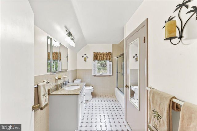 411 HARVARD AVE, Broomall, PA 19008
