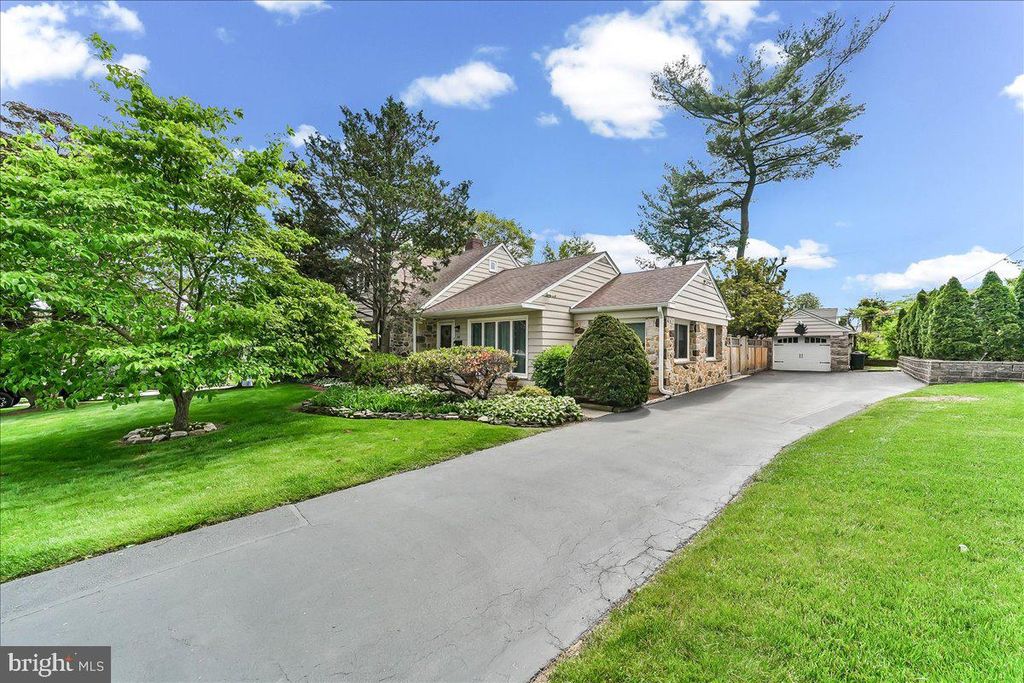 411 HARVARD AVE, Broomall, PA 19008