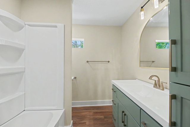 913 N Doris St, Wichita, KS 67212