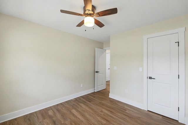 913 N Doris St, Wichita, KS 67212