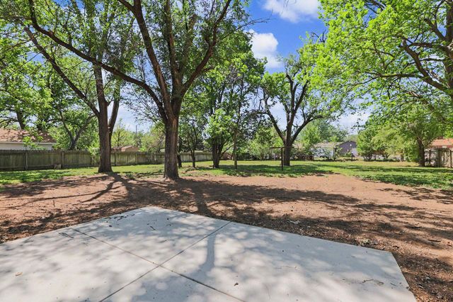 913 N Doris St, Wichita, KS 67212