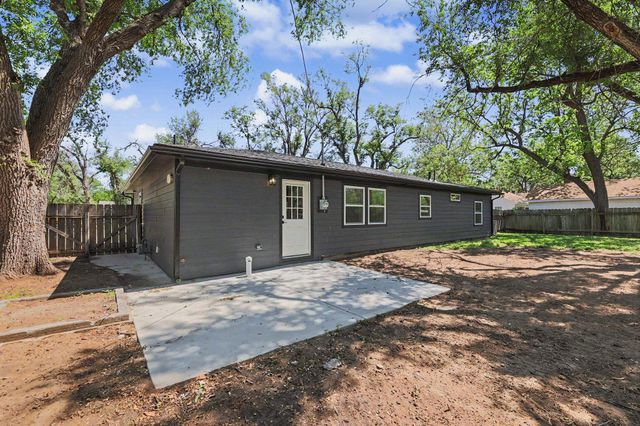 913 N Doris St, Wichita, KS 67212