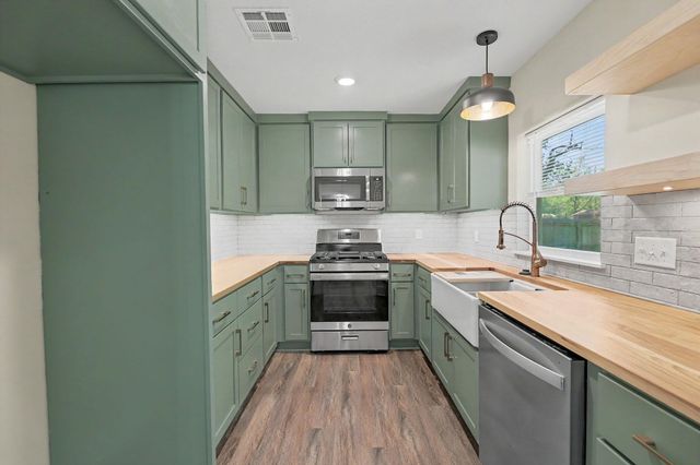 913 N Doris St, Wichita, KS 67212