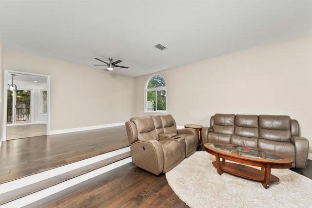 629 Hovey Way, Roseville, CA 95678