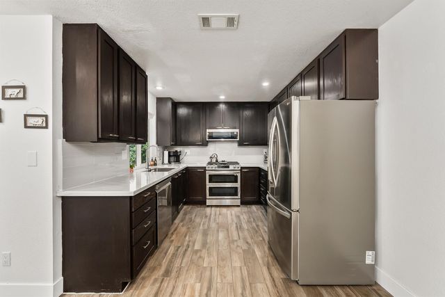 629 Hovey Way, Roseville, CA 95678