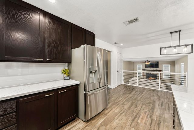 629 Hovey Way, Roseville, CA 95678