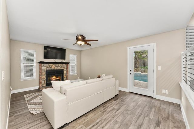 629 Hovey Way, Roseville, CA 95678