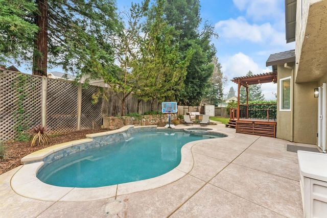 629 Hovey Way, Roseville, CA 95678