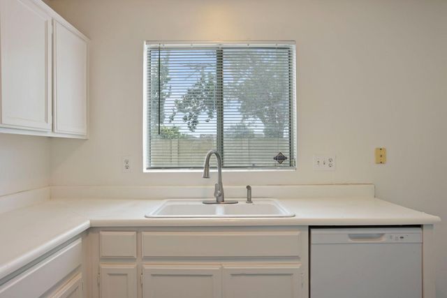 1888 Saint Lakes Way, Stockton, CA 95206