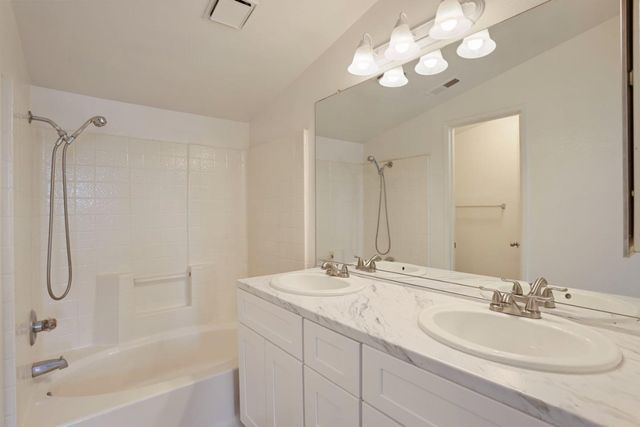 1888 Saint Lakes Way, Stockton, CA 95206