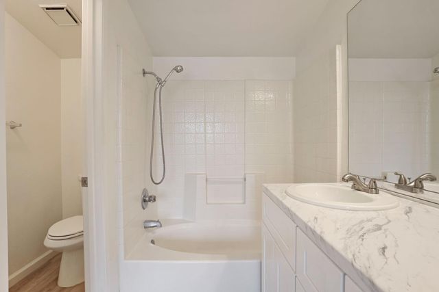 1888 Saint Lakes Way, Stockton, CA 95206