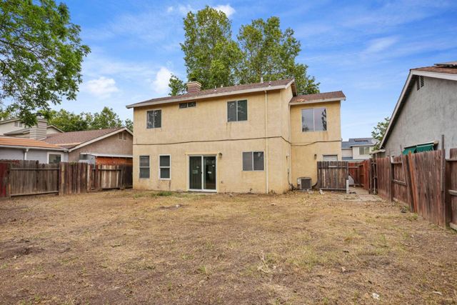 1888 Saint Lakes Way, Stockton, CA 95206