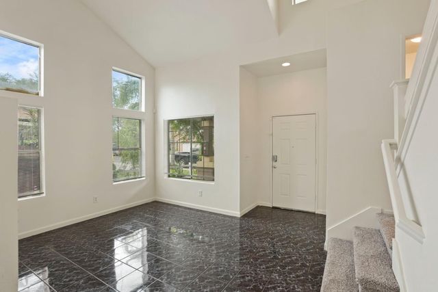1888 Saint Lakes Way, Stockton, CA 95206