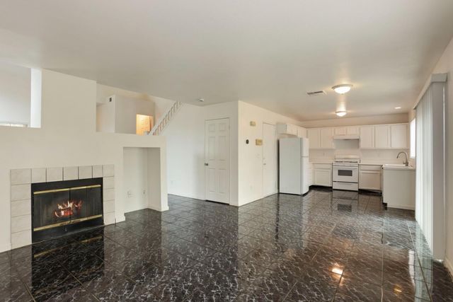 1888 Saint Lakes Way, Stockton, CA 95206