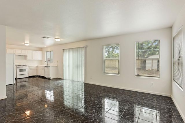 1888 Saint Lakes Way, Stockton, CA 95206