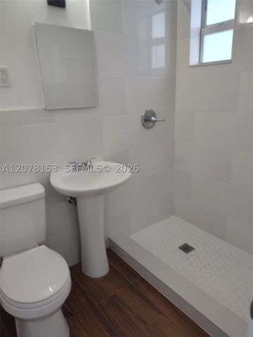 655 Eldron Dr 22, Miami Springs, FL 33166