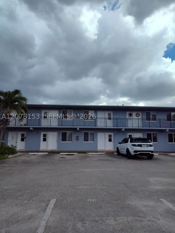 655 Eldron Dr 22, Miami Springs, FL 33166