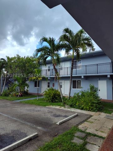 655 Eldron Dr 22, Miami Springs, FL 33166