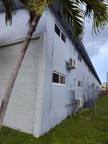 655 Eldron Dr 22, Miami Springs, FL 33166