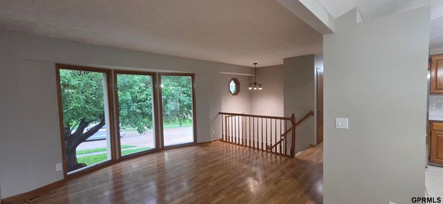 7809 S 71 Avenue, La Vista, NE 68128