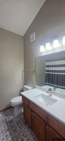 7809 S 71 Avenue, La Vista, NE 68128