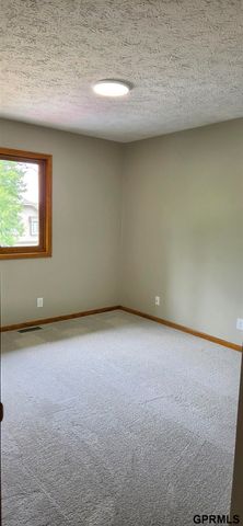 7809 S 71 Avenue, La Vista, NE 68128